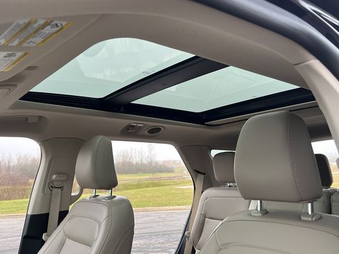 Used 2023 Ford Explorer XLT w/ Equipment Group 202A image 20