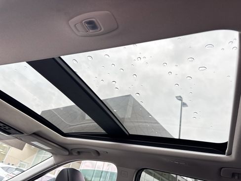 Used 2023 Nissan Rogue SL image 20