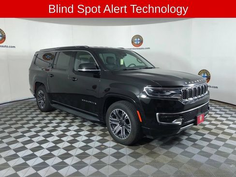 Used 2024 Jeep Wagoneer L Series II w/ Flexible Seating Group AWD/4WD image 15
