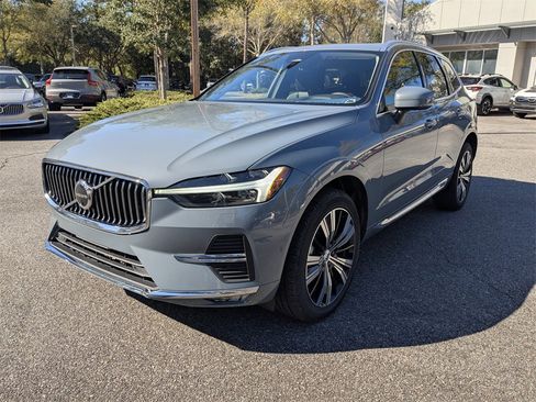 Certified 2023 Volvo XC60 B5 Plus w/ Climate Package image 8