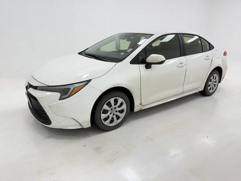 Used 2024 Toyota Corolla LE FWD image 5