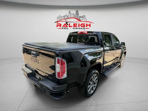 Used 2019 GMC Canyon Denali image 4