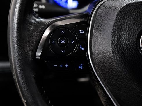 Used 2020 Toyota Corolla XLE image 27