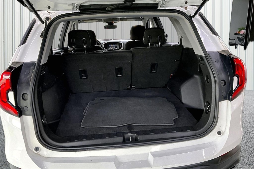 Used 2020 GMC Terrain SLE w/ Driver Convenience Package FWD image 23