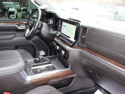 Used 2025 GMC Sierra 1500 Elevation image 18