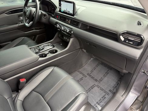 Used 2023 Honda Pilot Touring image 34