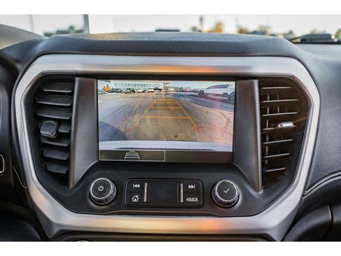 Used 2023 GMC Acadia SLE w/ Driver Convenience Package image 16