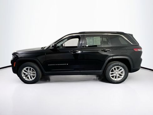 Used 2023 Jeep Grand Cherokee Laredo w/ Luxury Tech Group I image 8