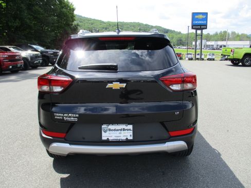 Used 2024 Chevrolet TrailBlazer LT w/ Convenience Package AWD/4WD image 6