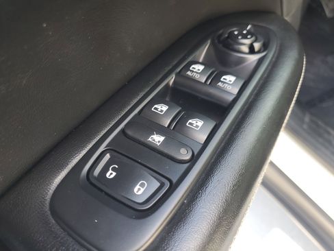Used 2021 Jeep Compass Latitude FWD image 19