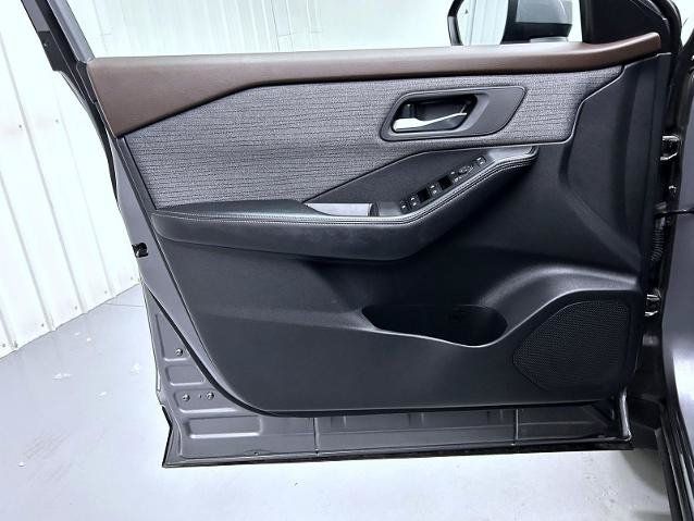 Certified 2023 Nissan Rogue SV AWD/4WD image 9