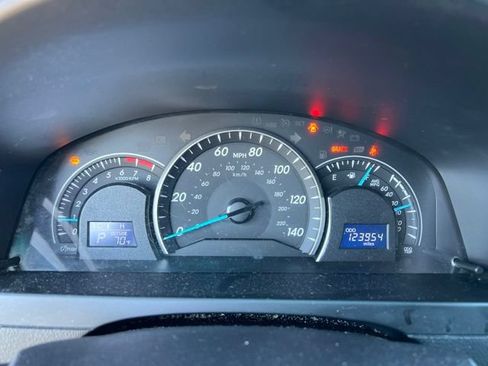 Used 2015 Toyota Camry LE FWD image 10