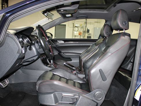 Used 2016 Volkswagen Golf R 4-Door AWD/4WD image 9