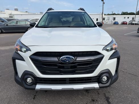 Used 2025 Subaru Outback Limited AWD/4WD image 2