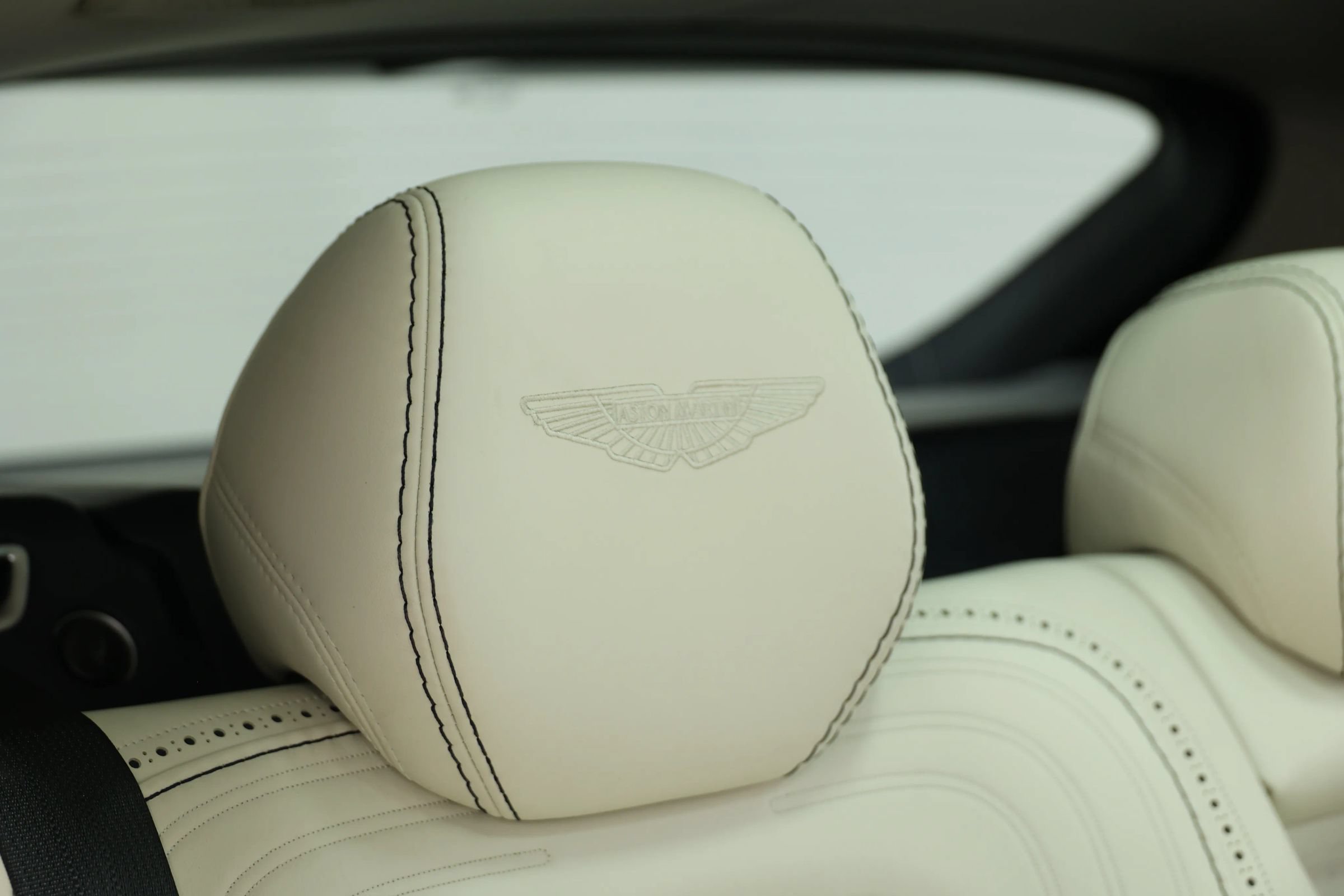 Used 2021 Aston Martin DBX AWD/4WD image 71