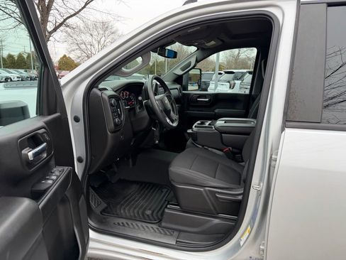 Used 2022 Chevrolet Silverado 2500 Custom w/ Custom Convenience Package image 11