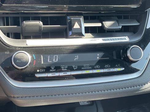 Used 2024 Toyota Corolla SE w/ SE Premium Package FWD image 38