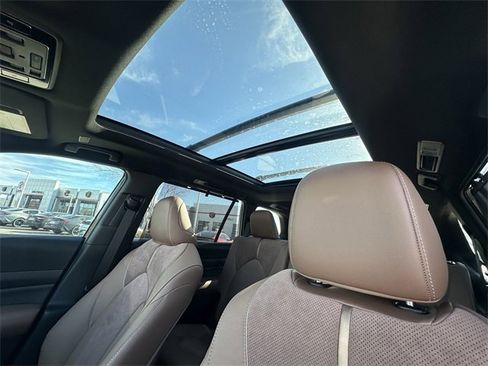 New 2024 Toyota Grand Highlander AWD Hybrid image 26