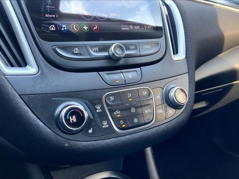 Used 2022 Chevrolet Malibu LT image 34