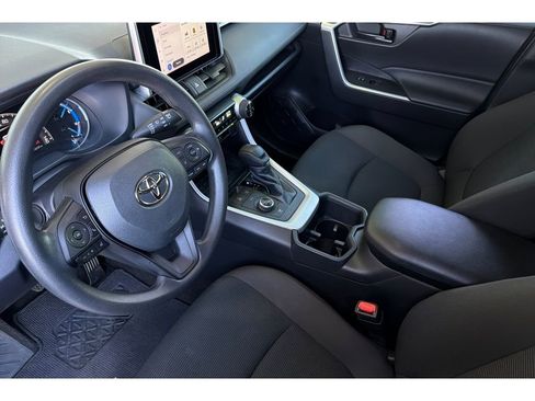 Certified 2023 Toyota RAV4 LE AWD/4WD image 10