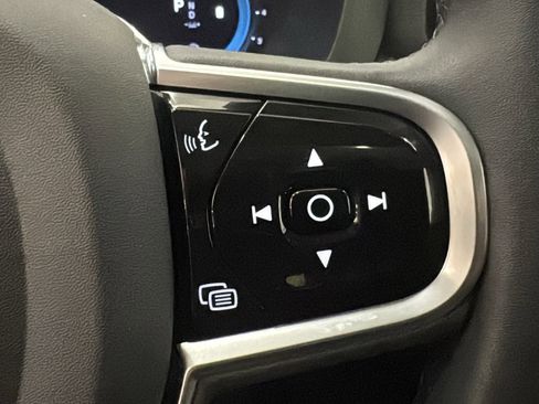 Certified 2023 Volvo XC60 B5 Plus w/ Climate Package image 14