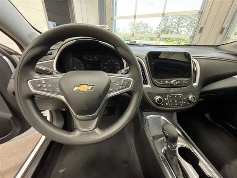 Used 2023 Chevrolet Malibu LT image 16