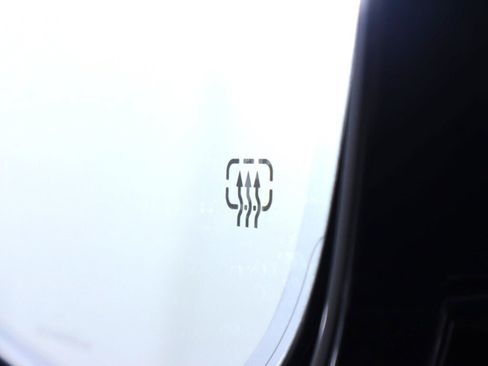 Used 2022 Jeep Grand Cherokee Overland w/ Luxury Tech Group IV image 34