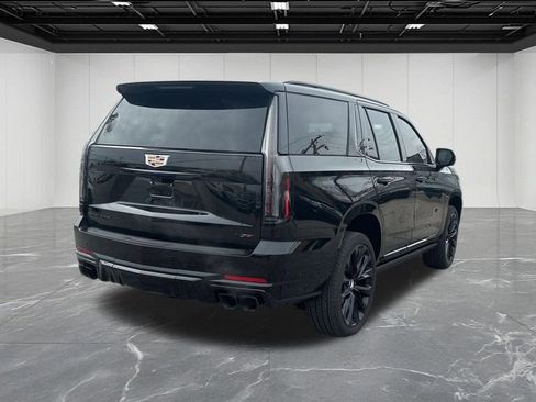 Used 2025 Cadillac Escalade V w/ LPO, ONYX Package image 10