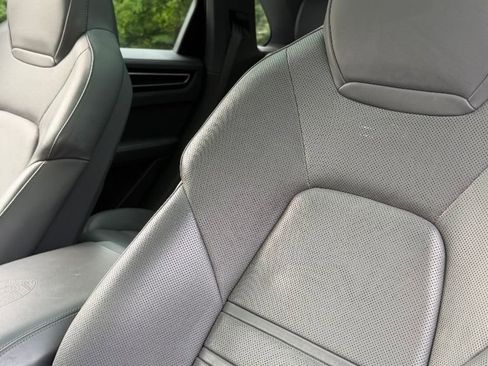 Used 2022 Porsche Cayenne E-Hybrid image 28