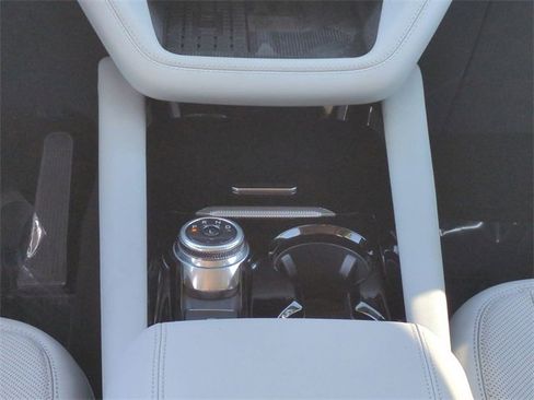 Certified 2025 Ford Explorer Platinum w/ Ultimate Package image 19