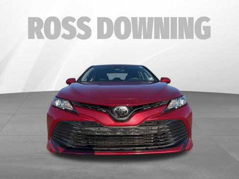 Used 2018 Toyota Camry LE image 2