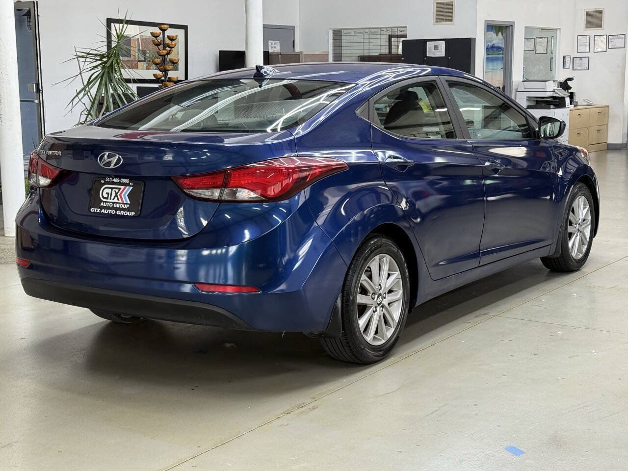 Used 2016 Hyundai Elantra SE w/ Option Group 02 FWD image 2