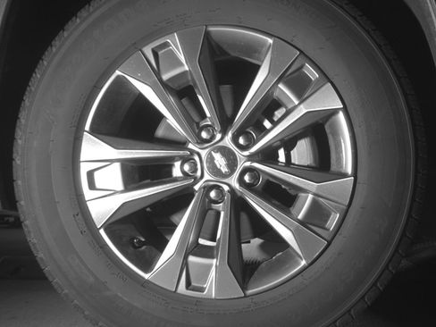 Used 2025 Chevrolet Equinox LT FWD image 13