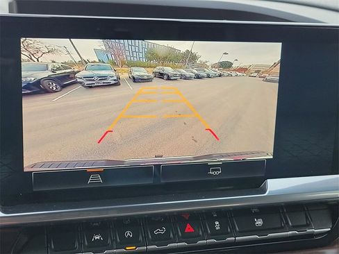 Used 2024 GMC Sierra 1500 SLT image 18