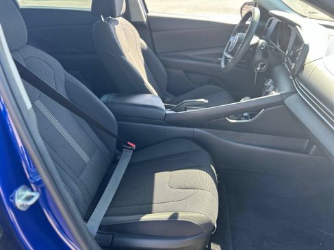 Used 2021 Hyundai Elantra SE FWD image 10