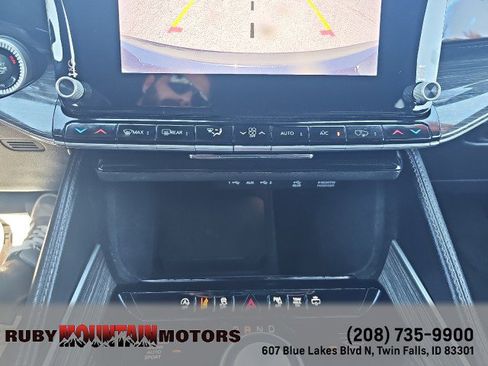 Used 2022 Jeep Wagoneer Series III w/ Premium Group I AWD/4WD image 24