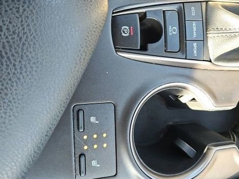Used 2022 Toyota Camry SE image 45