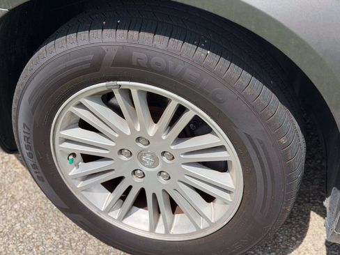 Used 2009 Chrysler 300 Touring RWD image 26