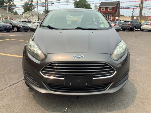 Used 2017 Ford Fiesta SE FWD image 2