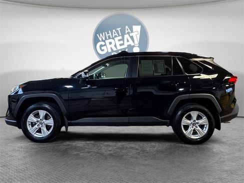 Used 2020 Toyota RAV4 XLE image 7