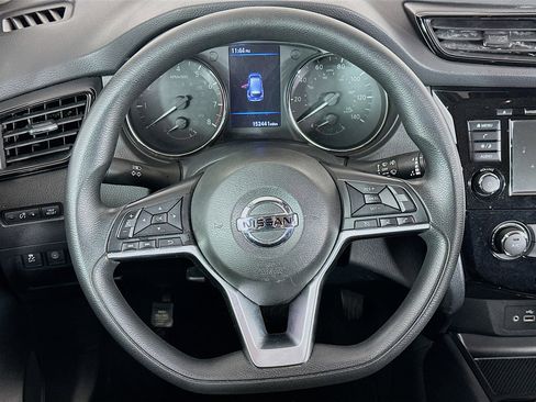 Used 2020 Nissan Rogue S image 18