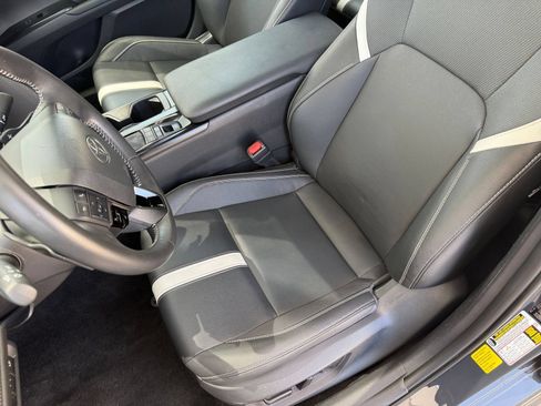 Used 2026 Toyota Camry SE FWD image 36
