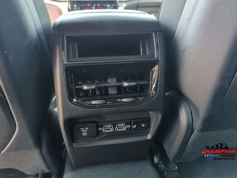 Used 2024 Jeep Grand Cherokee Limited w/ Luxury Tech Group II AWD/4WD image 14