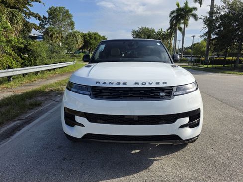 Used 2026 Land Rover Range Rover Sport SE AWD/4WD image 8