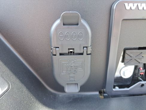 Used 2025 Chevrolet Silverado 1500 LT AWD/4WD image 5