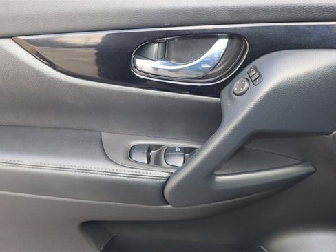 Certified 2021 Nissan Rogue Sport SV image 15