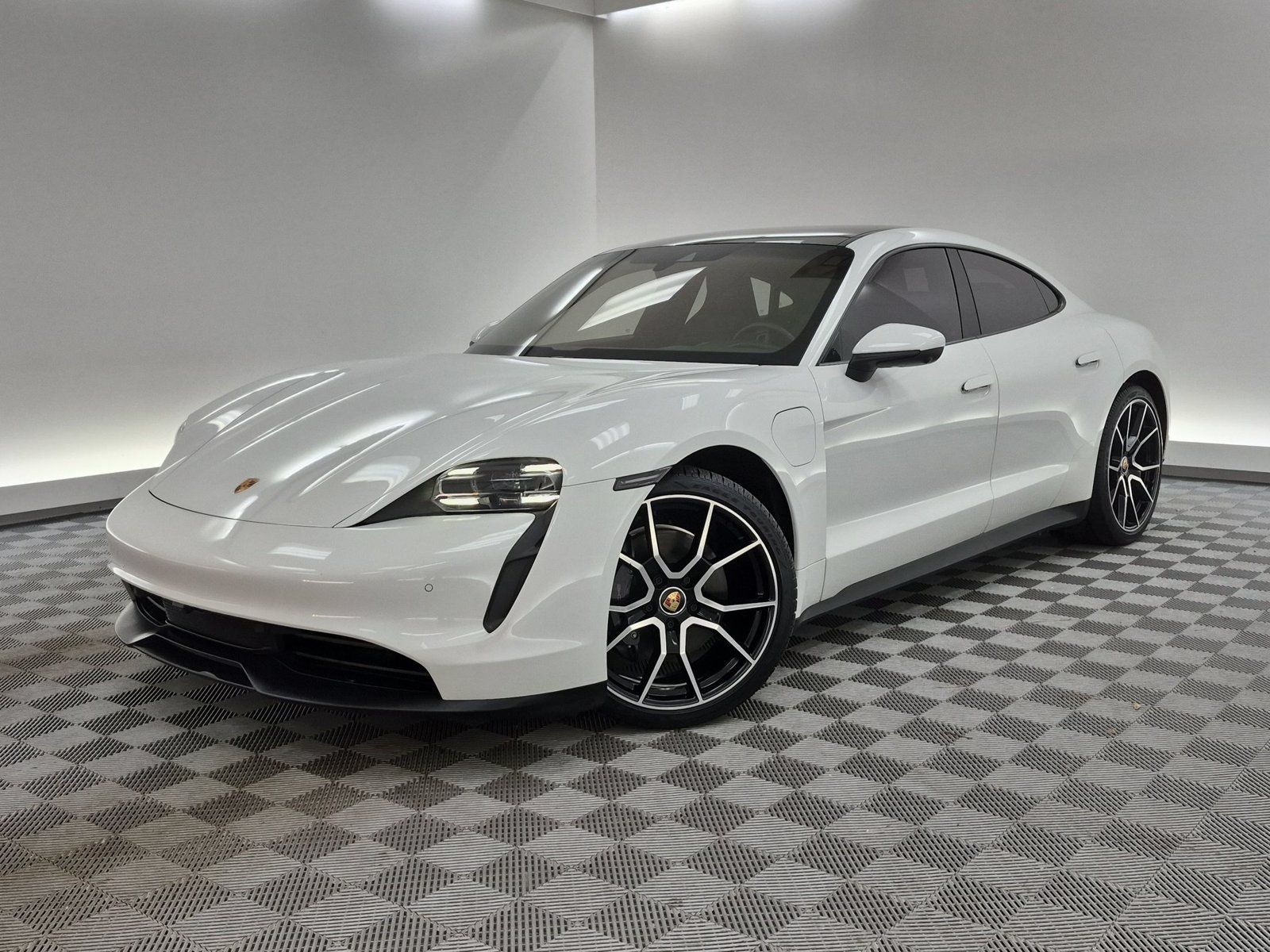 Certified 2024 Porsche Taycan w/ Premium Package RWD image 1