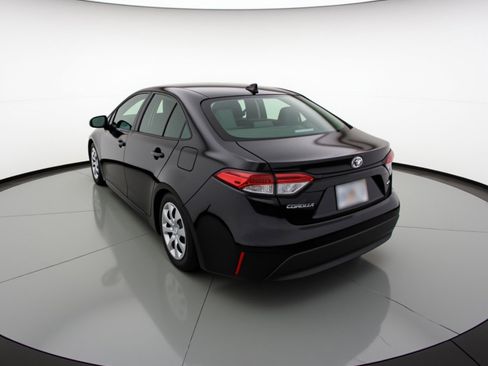Used 2025 Toyota Corolla LE image 6