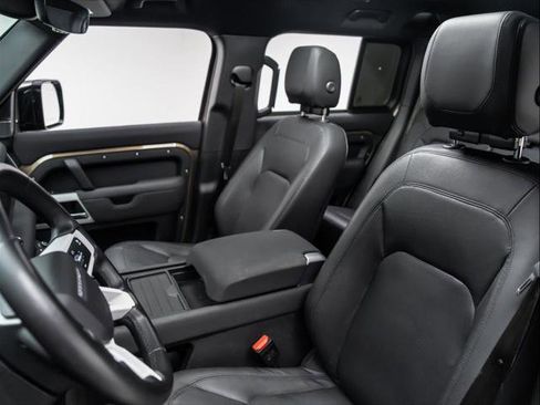 Used 2023 Land Rover Defender 110 SE image 15