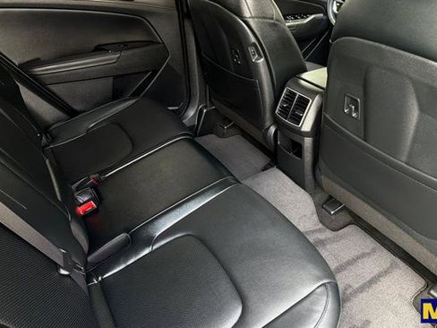 Used 2024 Kia Sportage EX image 19